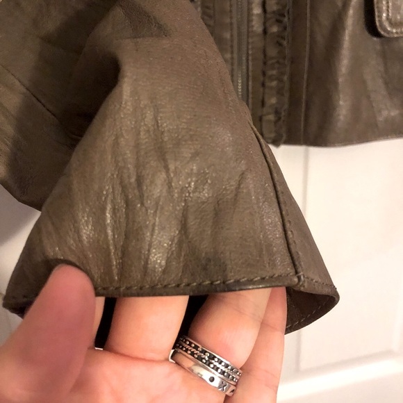 Taupe leather jacket size small - Picture 5 of 8